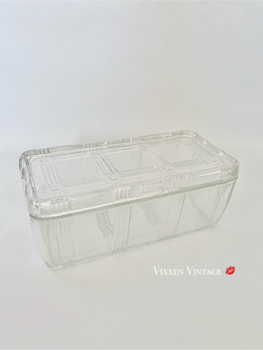 VINTAGE 1940'S CLEAR HEAVY PRESSED-GLASS PLAID REFRIGERATOR DISH W/ LID